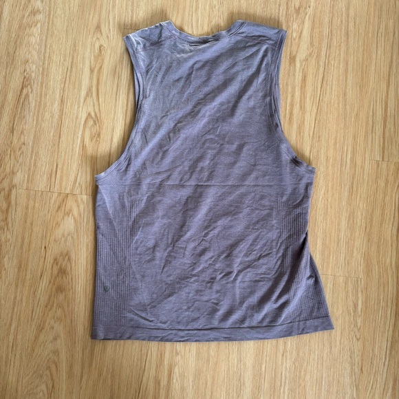 Lululemon metal vent tank / sleeveless shirt - Picture 3 of 5